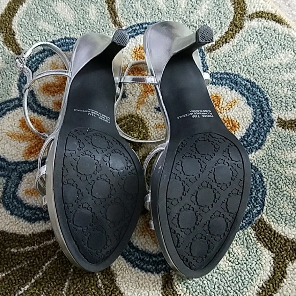Rampage silver heels - Picture 2 of 4